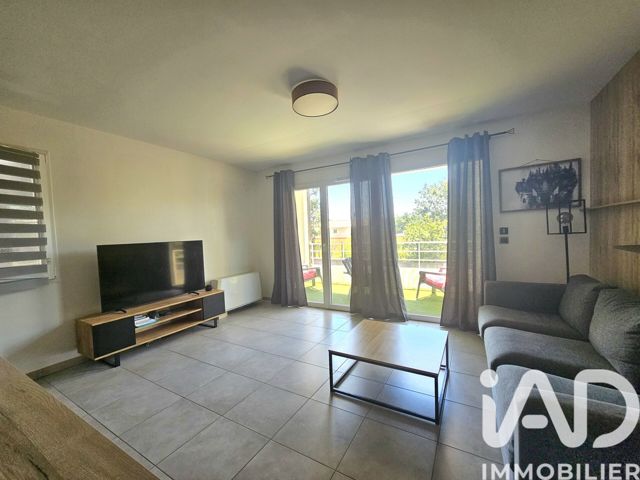 Vente  Appartement F3  de 66 m² au Cannet des Maures 235 000 euros Réf: SFN-2032806