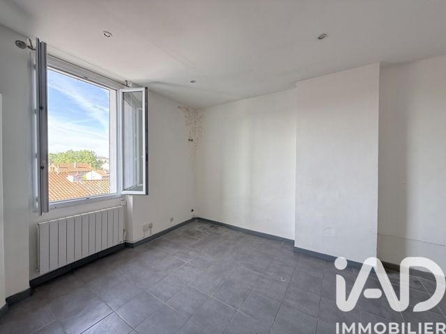 Vente  Studio de 30 m² à Toulon 75 000 euros Réf: SFN-2032387