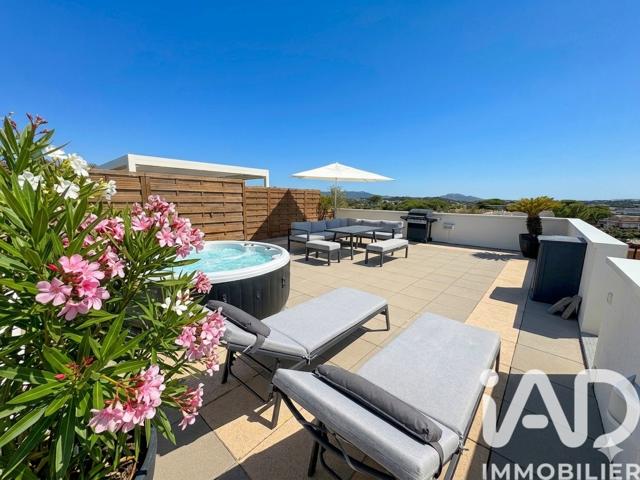 Vente  Appartement F3  de 66 m² à Fréjus 445 000 euros Réf: SFN-2042002