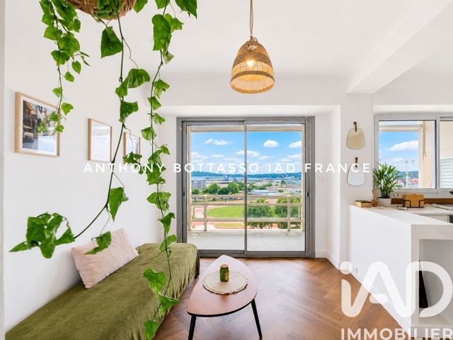 Vente  Appartement T2  de 30 m² à Toulon 119 000 euros Réf: SFN-2042106