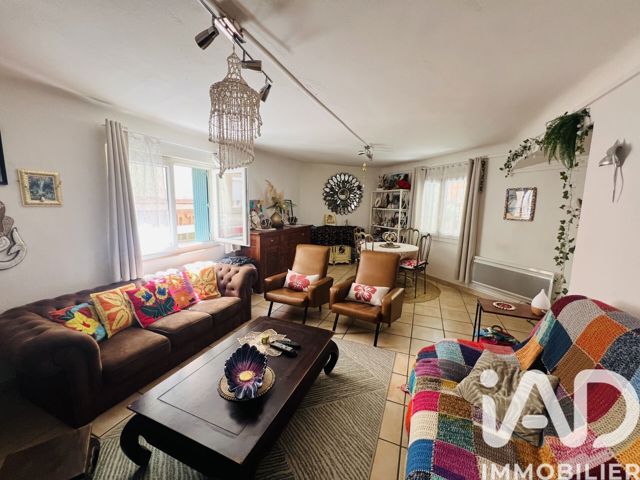 Vente  Appartement T6  de 177 m² à Solliès Pont 180 000 euros Réf: SFN-2042699