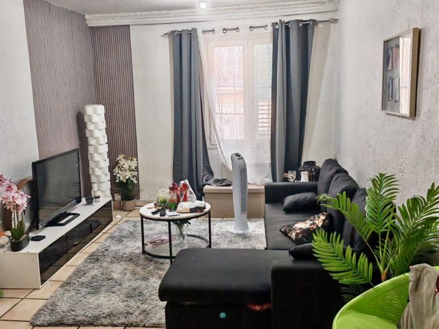 Vente  Appartement F2  de 36 m² à Toulon 85 000 euros Réf: SFN-2044031