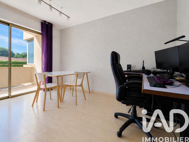 Vente  Appartement T2  de 32 m² à Toulon 116 000 euros Réf: SFN-2045284