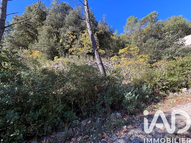 Vente  Terrain de 7911 m² à Méounes lès Montrieux 185 000 euros Réf: SFN-1890872