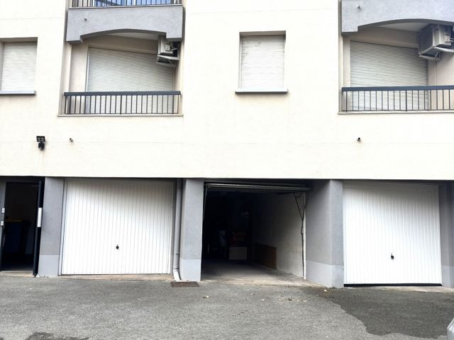 Vente  Local commercial de 65 m² à Saint Raphaël 119 990 euros Réf: SFN-2032109