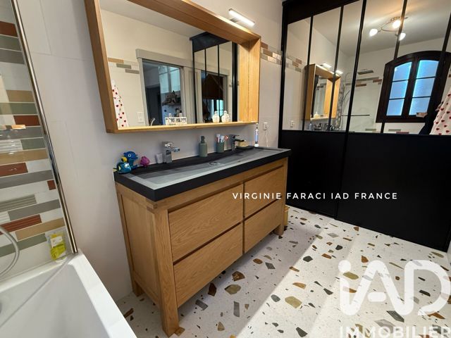 Vente  Maison de 110 m² au Castellet 465 000 euros Réf: SFN-1898689