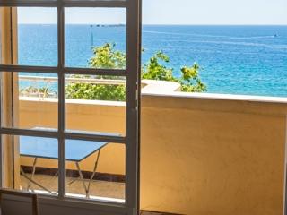 Vente  Appartement T2  de 40 m² à Fréjus 283 900 euros