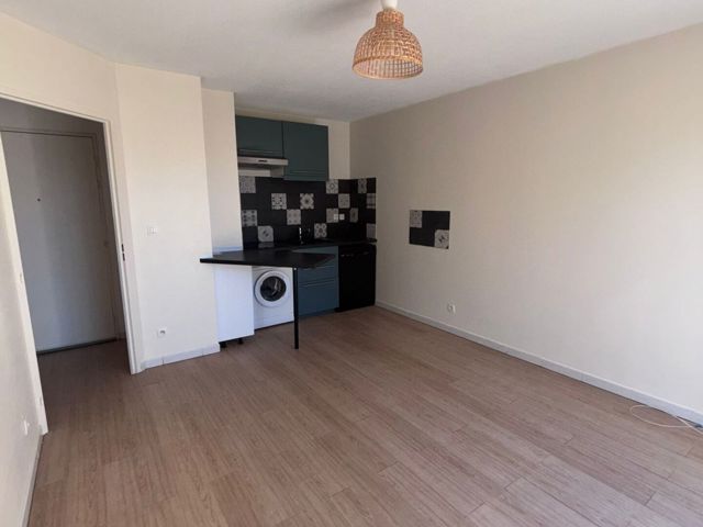 Vente  Appartement F2  de 33 m² à Toulon 154 000 euros Réf: SFN-2049664
