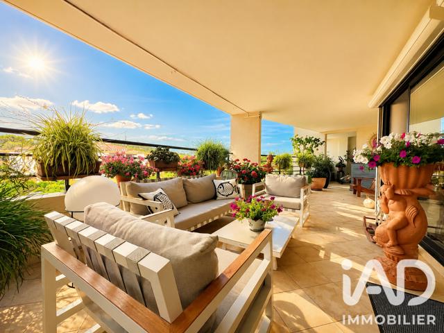 Vente  Appartement T3  de 84 m² à Saint Raphaël 620 000 euros Réf: SFN-2030982