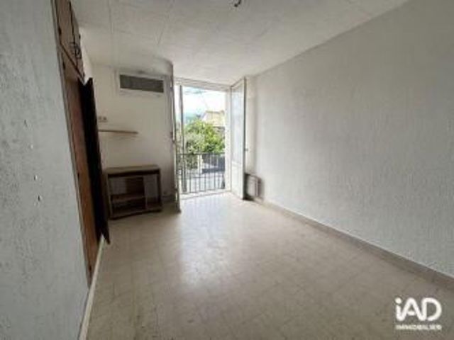 Vente  Appartement T5  de 81 m² à Toulon 160 000 euros Réf: SFN-2055013