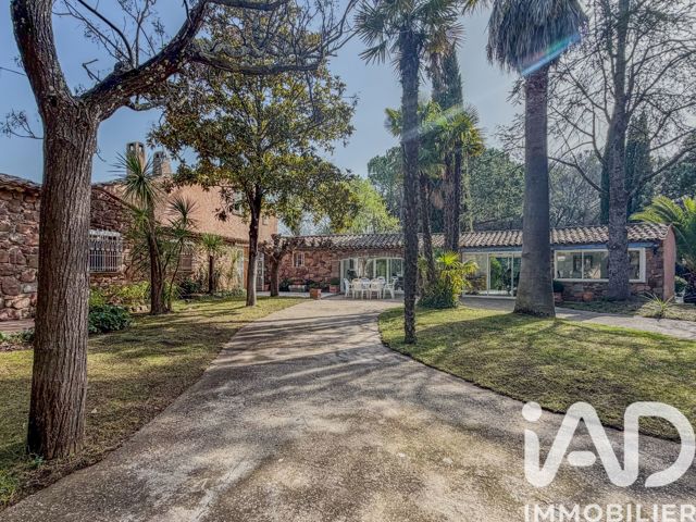 Vente  Maison de 233 m² à Roquebrune sur Argens 949 000 euros Réf: SFN-1962660