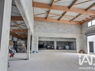 Vente  Local commercial de 543 m² à Saint Maximin la Sainte Baume 1 302 000 euros Réf: SFN-2058280