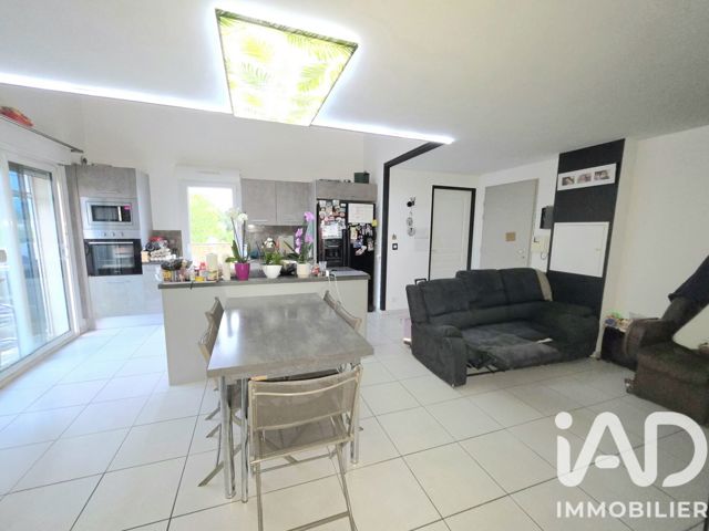 Vente  Appartement T3  de 52 m² à Puget sur Argens 245 000 euros Réf: SFN-2059949