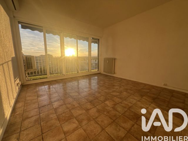 Vente  Appartement T3  de 57 m² à Fréjus 229 000 euros Réf: SFN-2047186