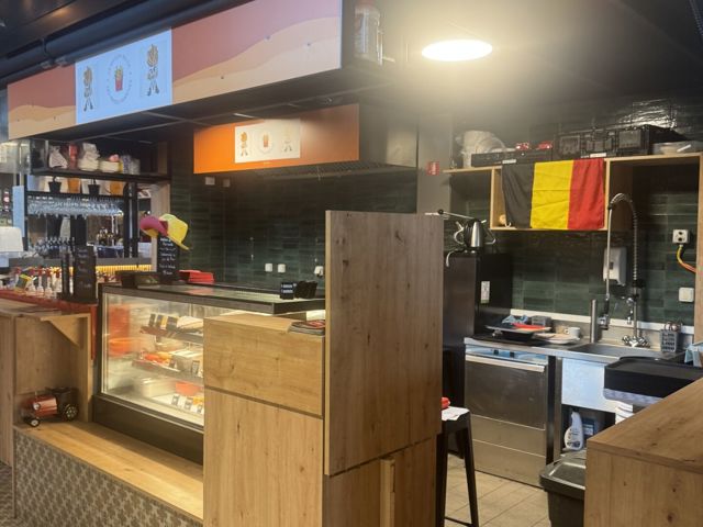 Vente  Local commercial de 31 m² à La Crau 72 800 euros Réf: SFN-2063335