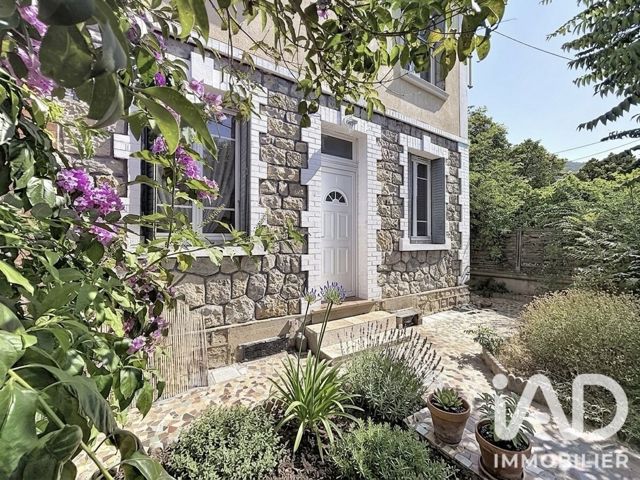 Vente  Maison de 80 m² à Toulon 295 999 euros Réf: SFN-2055316