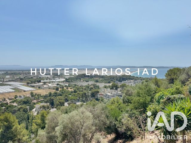 Vente  Appartement T3  de 68 m² à Hyères 315 000 euros Réf: SFN-2064373