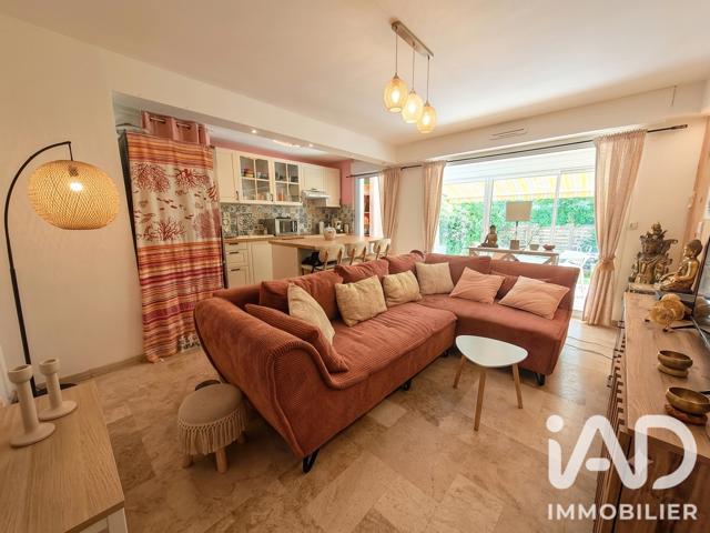 Vente  Appartement T2  de 44 m² à Fréjus 325 000 euros Réf: SFN-2066122