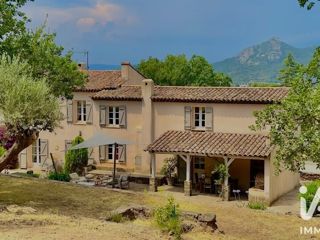 Vente  Maison de 220 m² à Hyères 1 999 900 euros Réf: SFN-2063152