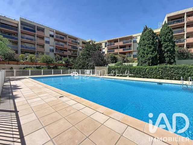 Vente  Appartement T2  de 44 m² à Hyères 230 000 euros Réf: SFN-2005562