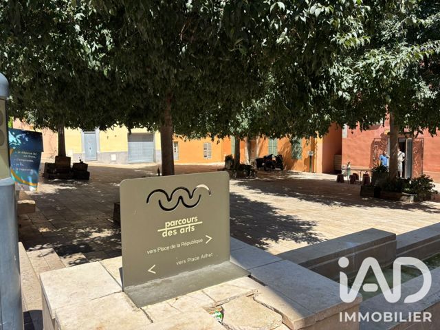Vente  Appartement T2  de 32 m² à Hyères 105 000 euros Réf: SFN-2064304