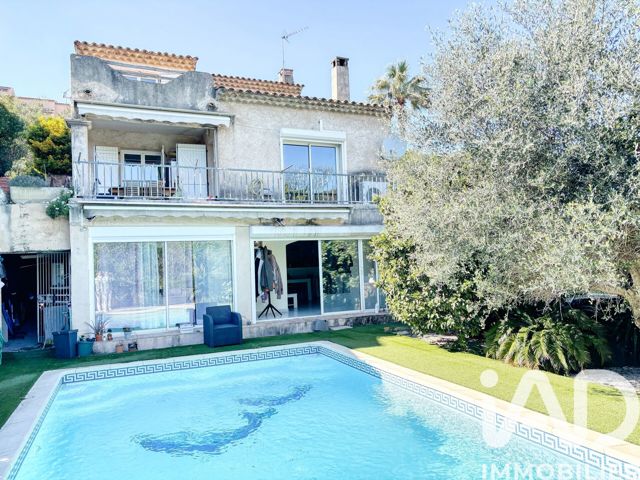 Vente  Maison de 167 m² à Sainte Maxime 595 000 euros Réf: SFN-2006593