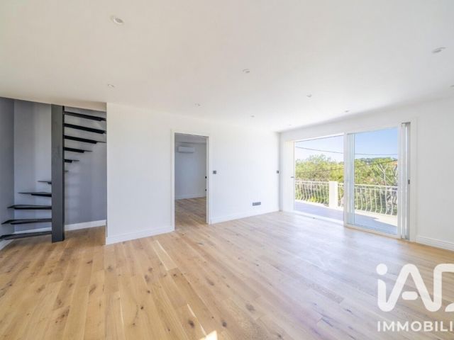 Vente  Appartement T4  de 130 m² à Toulon 439 000 euros Réf: SFN-1960979