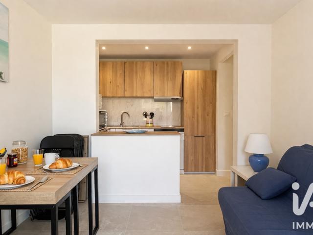 Vente  Appartement F2  de 34 m² à Carqueiranne 293 000 euros Réf: SFN-2062911
