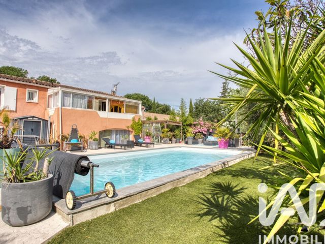 Vente  Maison de 187 m² à Les Mayons 515 000 euros Réf: SFN-2045575