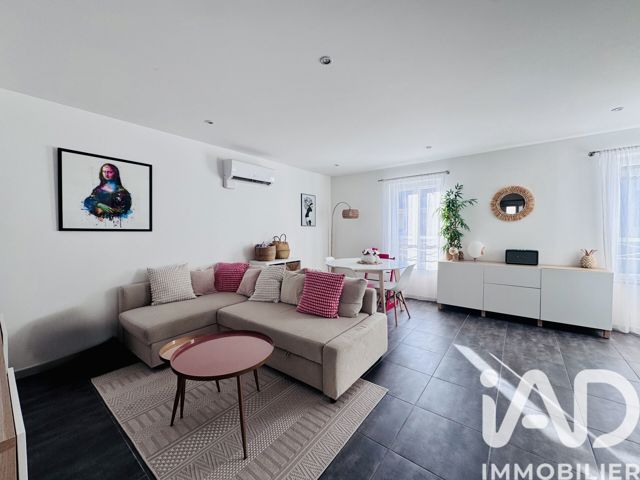 Vente  Appartement T4  de 56 m² à La Crau 205 000 euros Réf: SFN-2048384