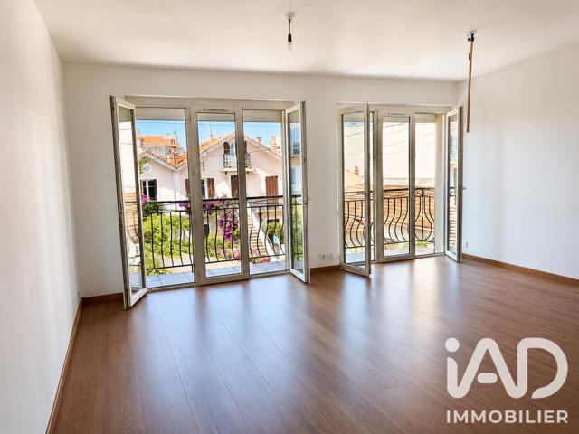Vente  Appartement T4  de 81 m² à Toulon 370 000 euros Réf: SFN-2075235