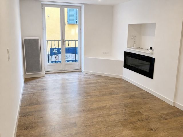 Vente  Appartement T2  de 68 m² à Flayosc 149 500 euros Réf: SFN-2076303