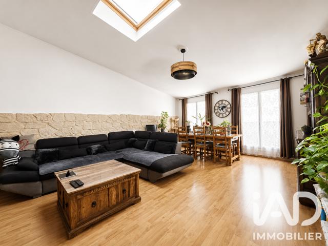 Vente  Appartement T3  de 85 m² à Fréjus 230 000 euros Réf: SFN-2078809