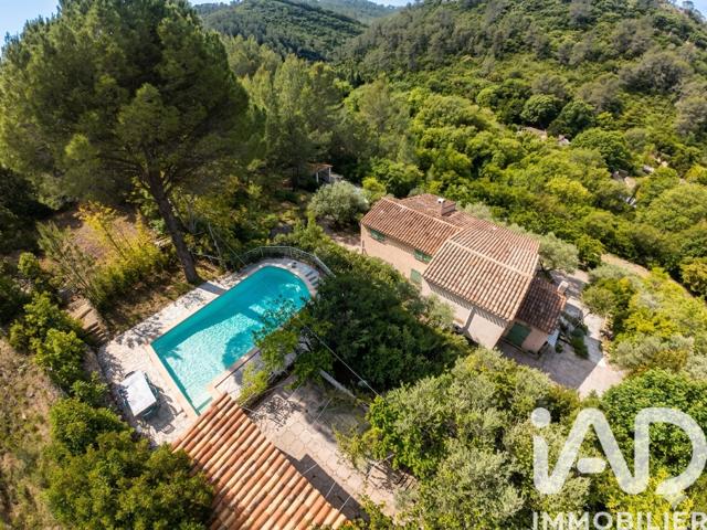 Vente  Maison de 265 m² à Belgentier 549 000 euros Réf: SFN-2022441