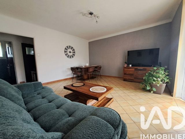 Vente  Appartement T3  de 73 m² à Toulon 213 000 euros Réf: SFN-2048446