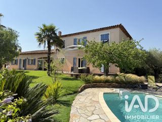 Vente  Maison de 215 m² à Solliès Ville 1 248 000 euros