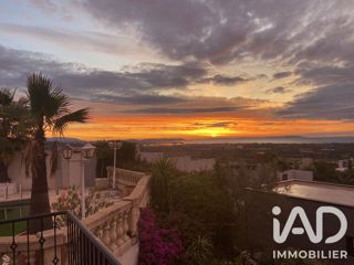 Vente  Maison de 230 m² à Hyères 1 490 000 euros