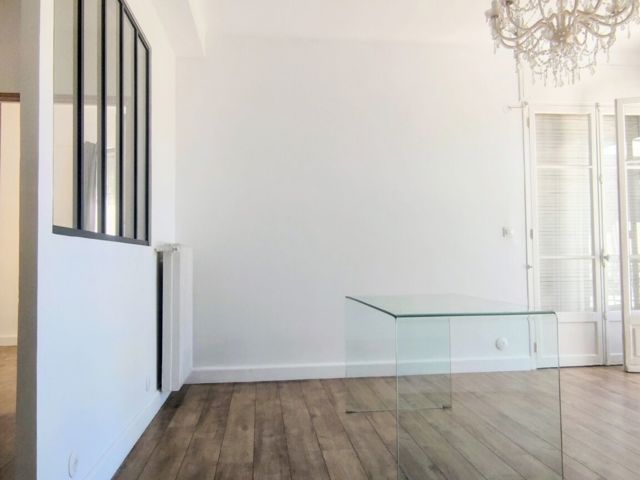 Vente  Appartement F3  de 63 m² à Toulon 272 000 euros Réf: SFN-2086605