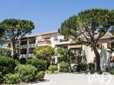 Vente  Appartement T2  de 50 m² à Saint Cyr Sur Mer 249 000 euros