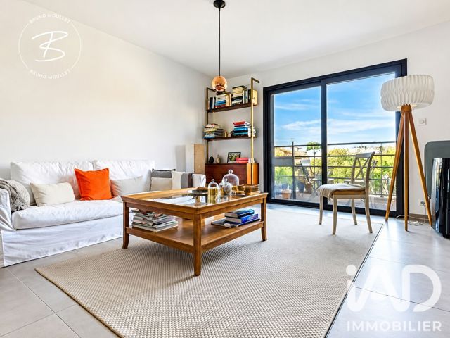 Vente  Appartement F2  de 53 m² à Sanary 247 000 euros Réf: SFN-2072424