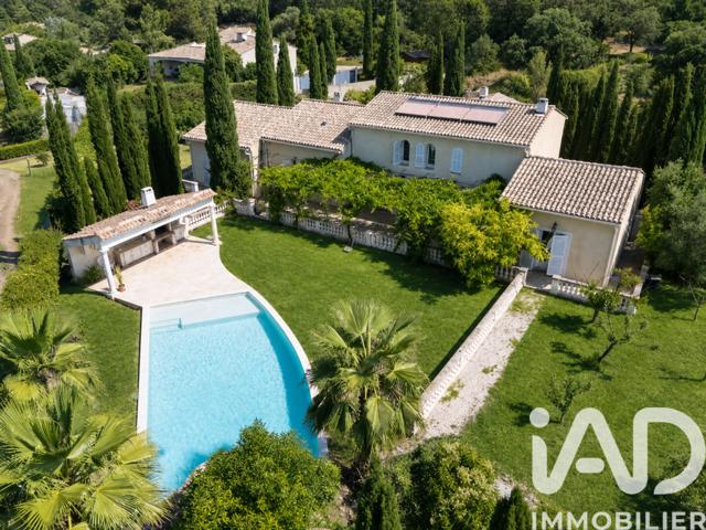 Vente  Maison de 268 m² à Solliès Pont 1 146 000 euros Réf: SFN-2085987