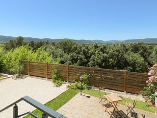 Vente  Maison de 195 m² à Garéoult 749 000 euros