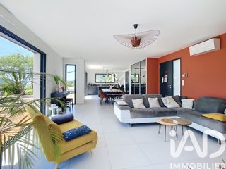 Vente  Maison de 115 m² à Saint Zacharie 590 000 euros