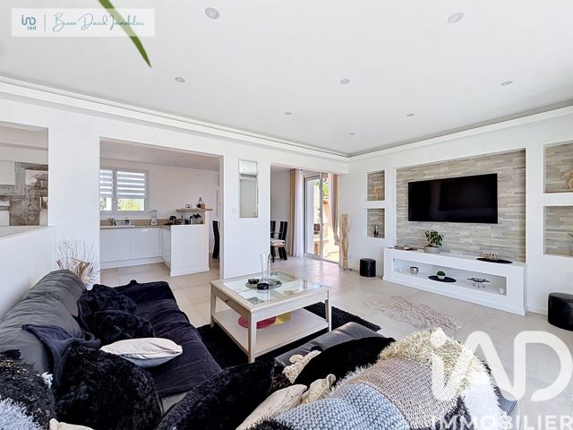 Vente  Maison de 147 m² à Hyères 830 000 euros Réf: SFN-2037766