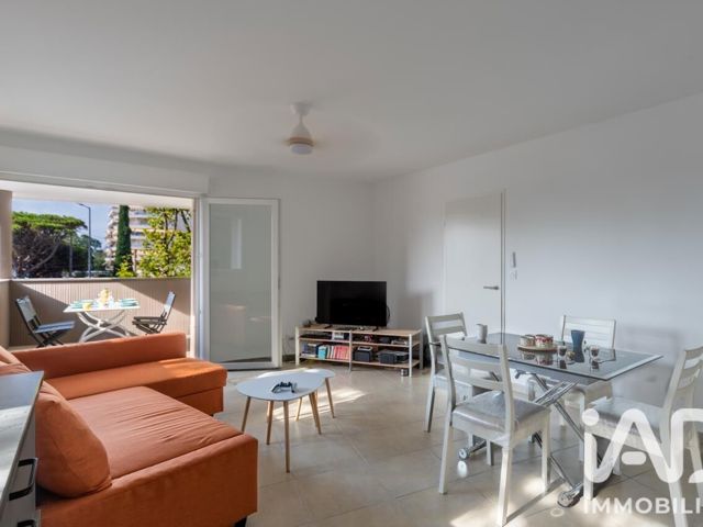 Vente  Appartement T3  de 67 m² à Fréjus 365 000 euros Réf: SFN-2087838