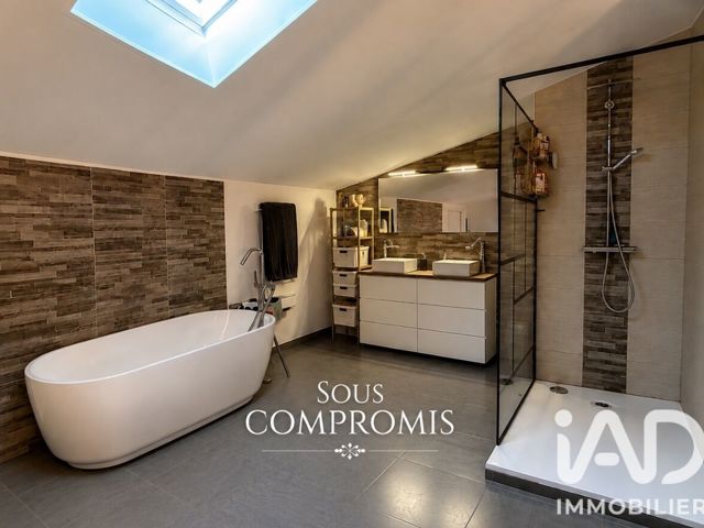 Vente  Maison de 110 m² au Castellet 465 000 euros Réf: SFN-1898689