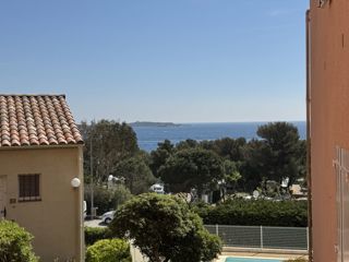 Vente  Studio de 31 m² à Hyères 192 000 euros
