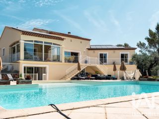 Vente  Maison de 206 m² à Cuers 950 000 euros