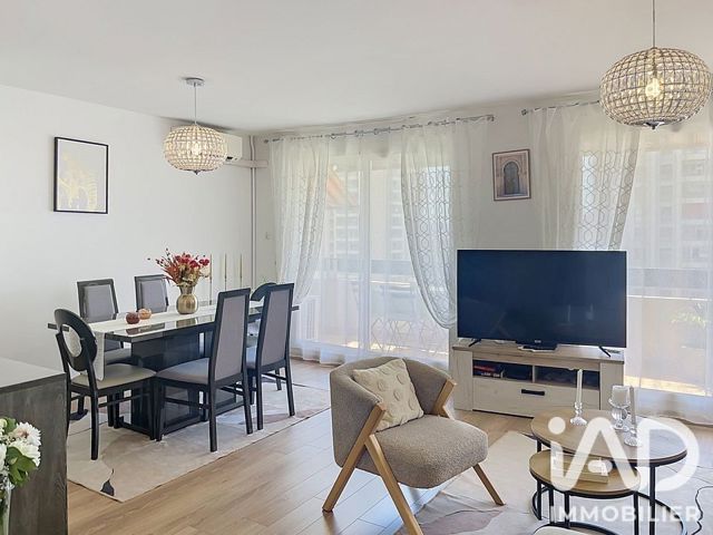 Vente  Appartement T3  de 80 m² à Toulon 305 000 euros Réf: SFN-2067252