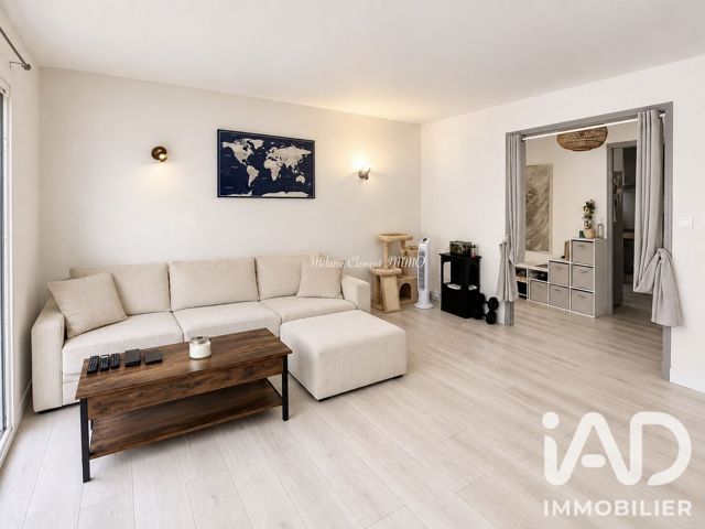 Vente  Appartement F3  de 69 m² à Six-Fours 235 000 euros Réf: SFN-2089651